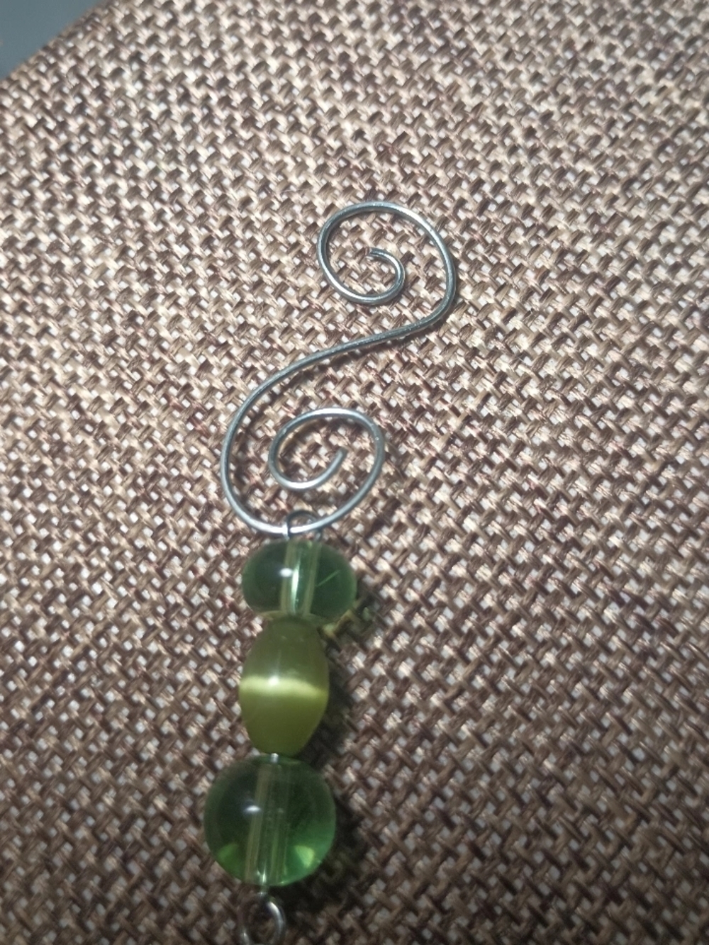 Uranium Glass Spider Ornament - Picture 4 of 5